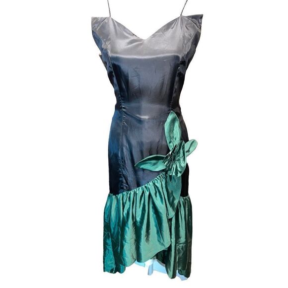 Beautiful Vintage Black and Green Taffeta special occasion dress - Picture 2 of 3
